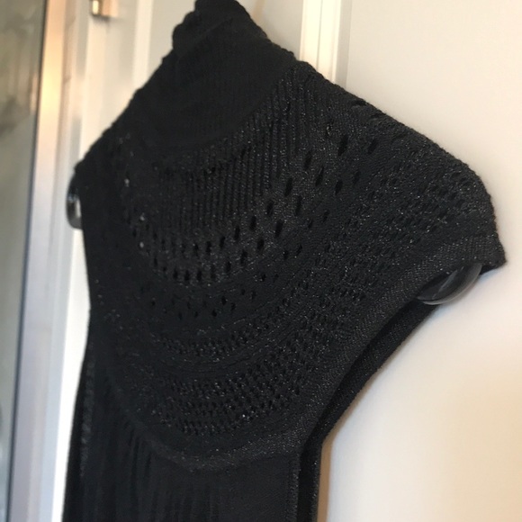 Arden B. Cutout metallic tank. - Picture 5 of 5